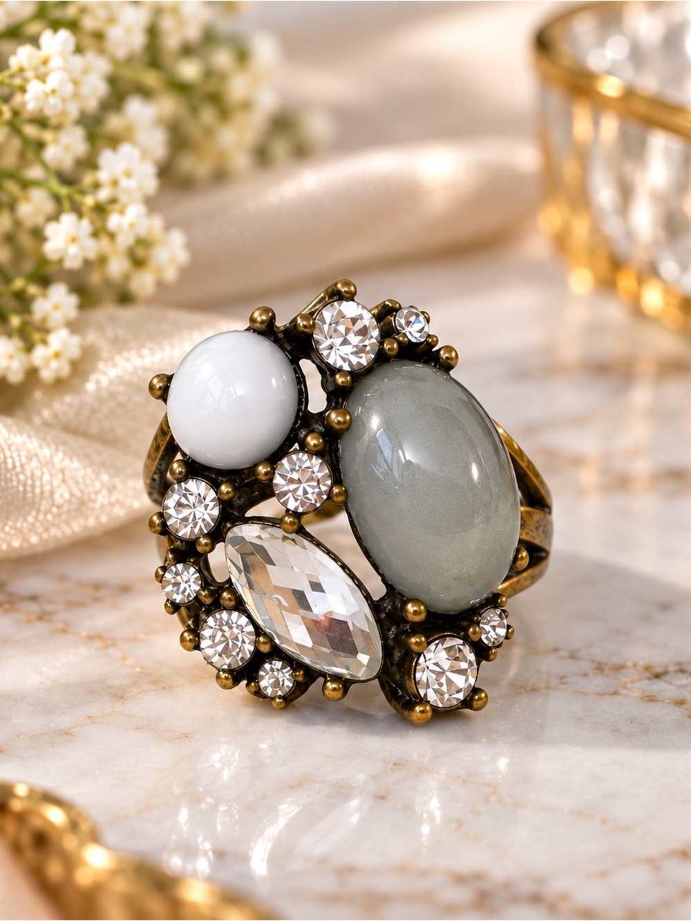 Vintage-Inspired Multi-Stone Statement Ring in White and Gray
